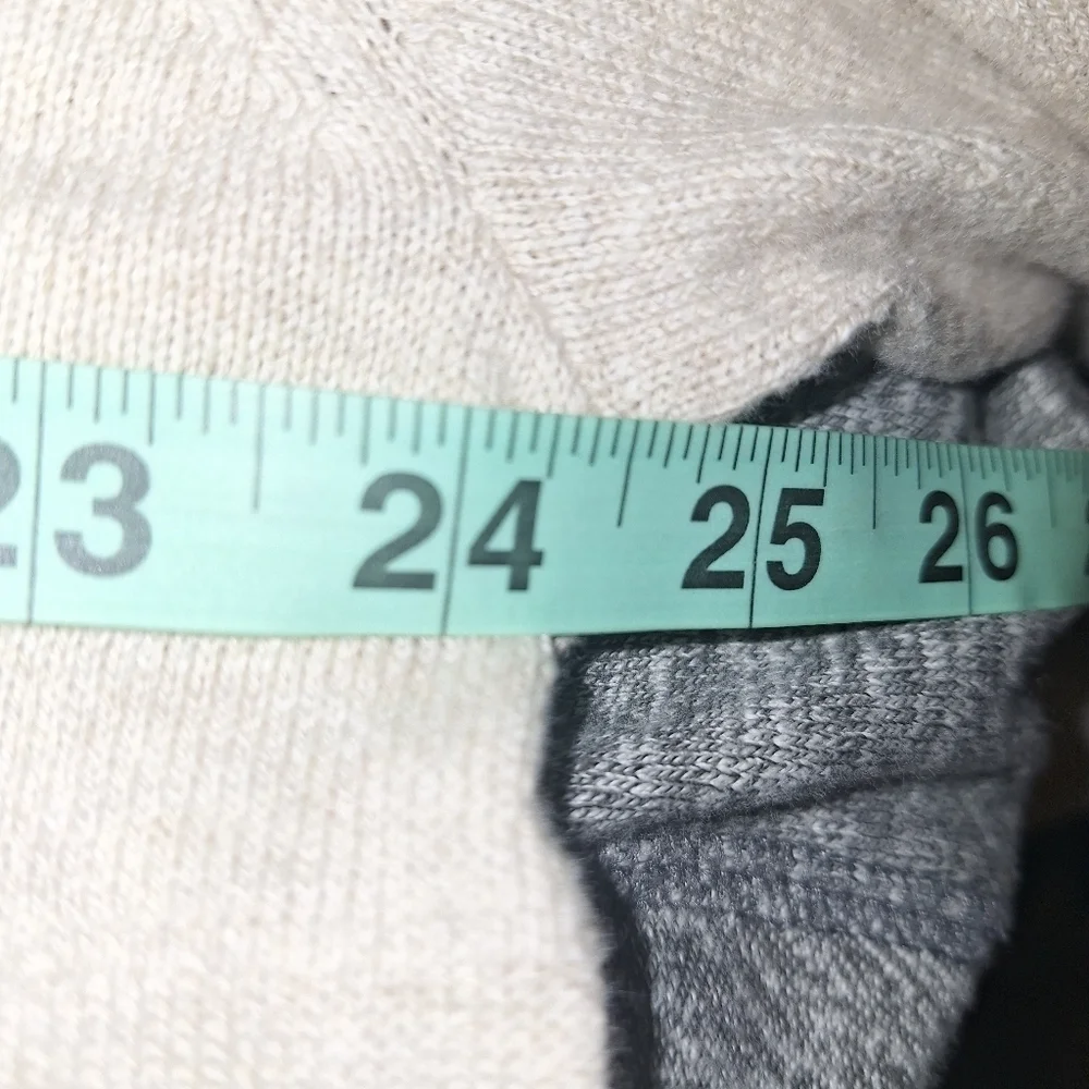 A J.Crew 100% cotton turtleneck sweater in a men's size large. EUC.